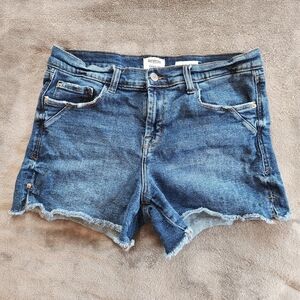 Kensie Jeans Vintage Luxe The Short Raw Hem Lightly Distressed Denim Jean Shorts